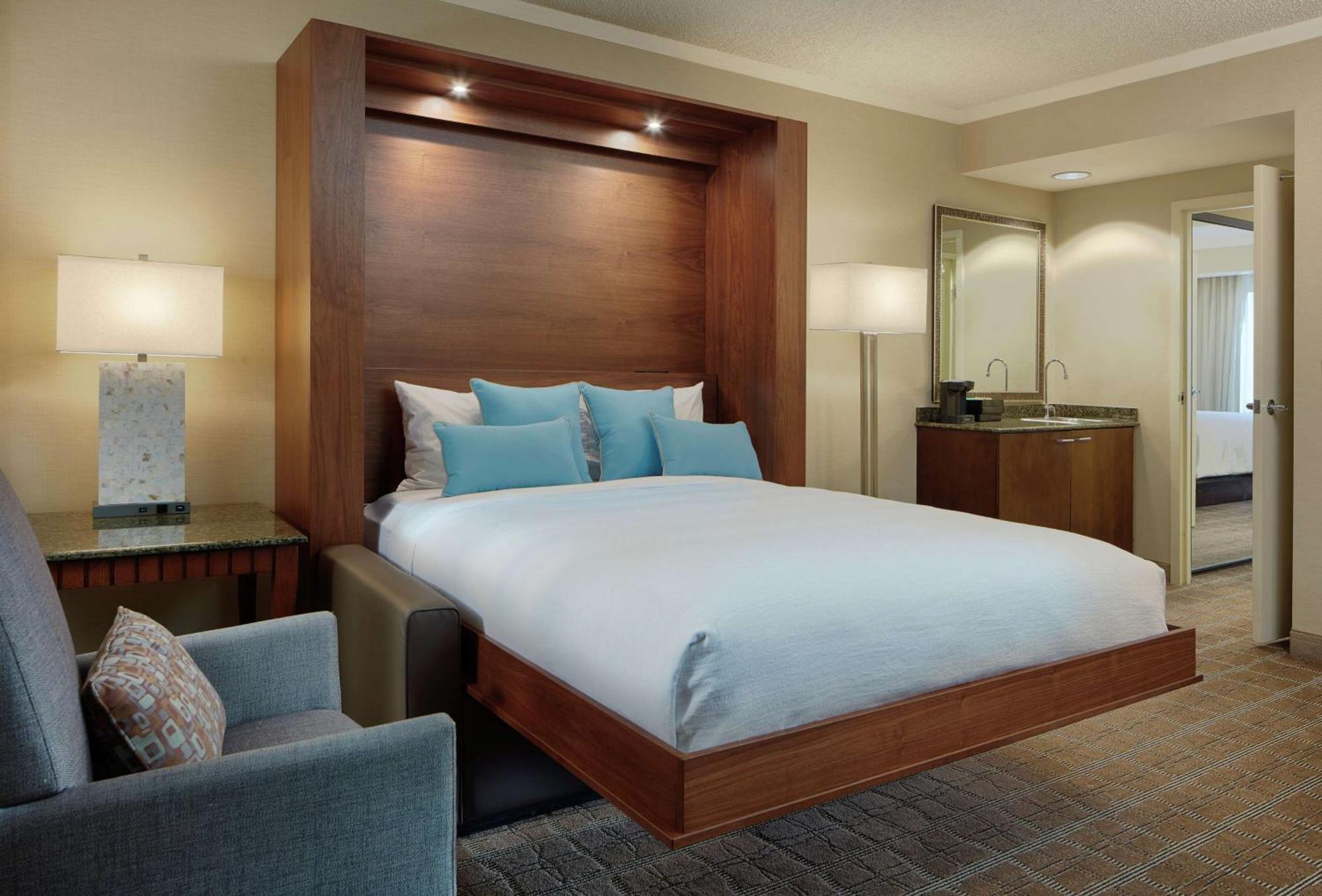 Embassy Suites By Hilton San Diego La Jolla Екстериор снимка